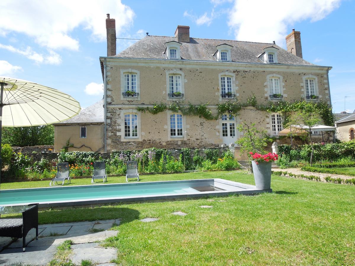 Le Presbytere Du Vigneau Menil Exterior photo
